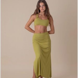 Indigo luna boxy crop in grass XS